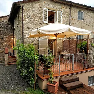 Casina Laura Italia