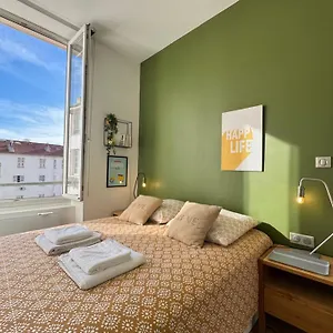 https://cosy-cocoon-place-massena.fr-provencehotel.com